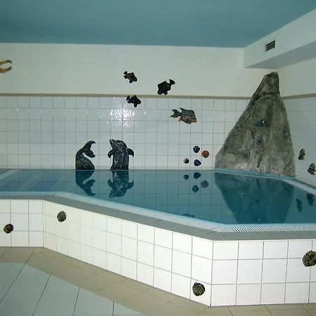 Abendrot-am-see-2raeder-schwimmbad-sauna شقة *